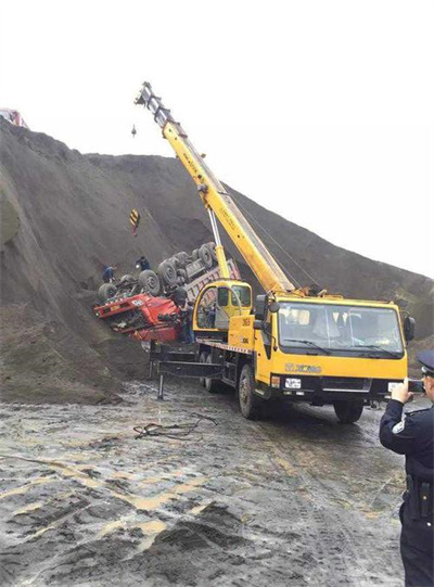 江洲区上犹道路救援